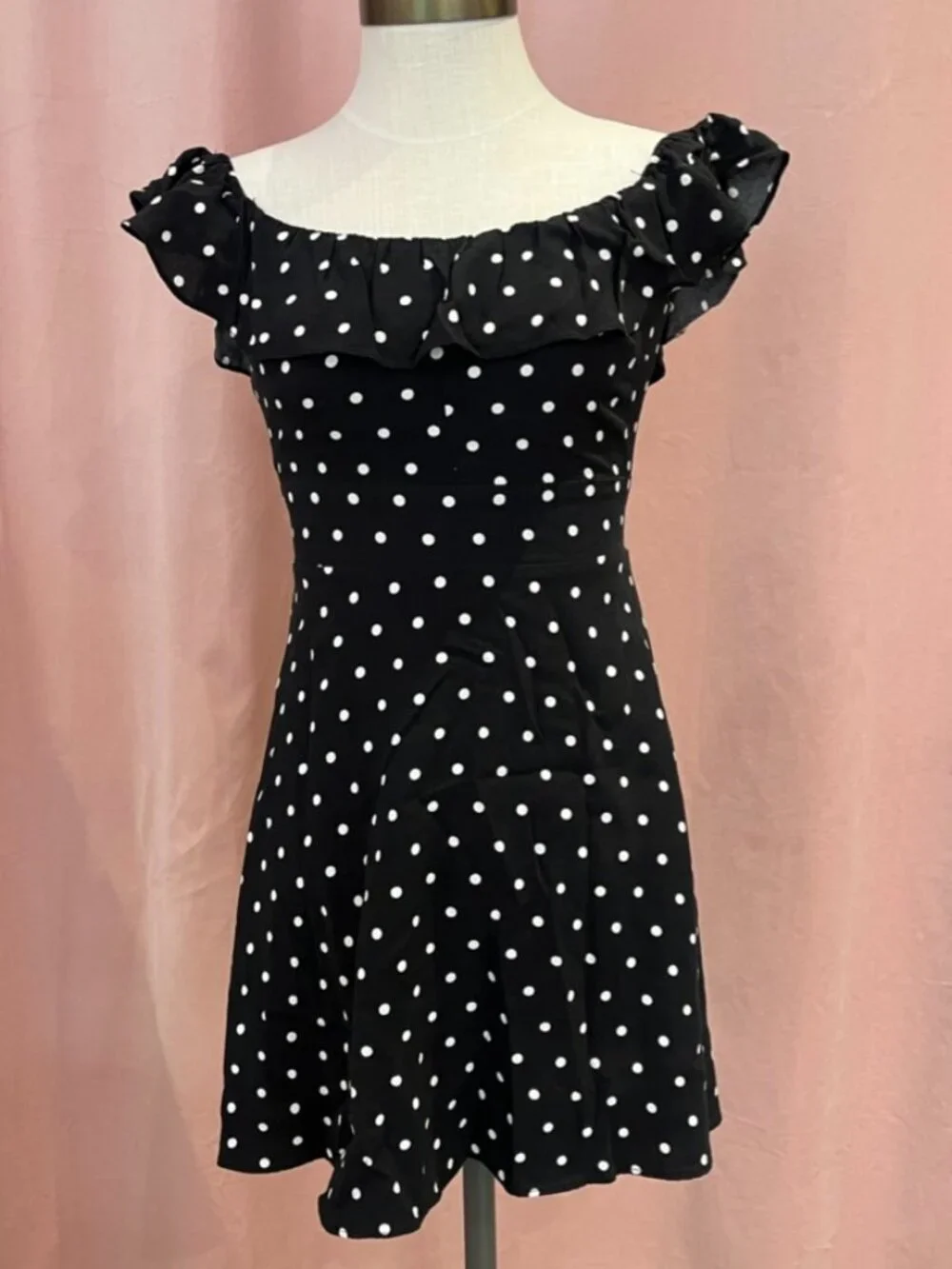 zara black and white off the shoulder dress Zara black and white dress size large